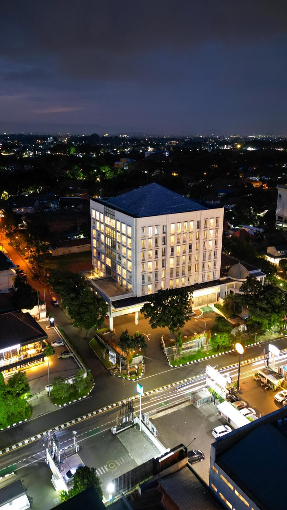 โรงแรมรอยัล ปัดจาจารัน โบกอร์ ภายนอก รูปภาพ