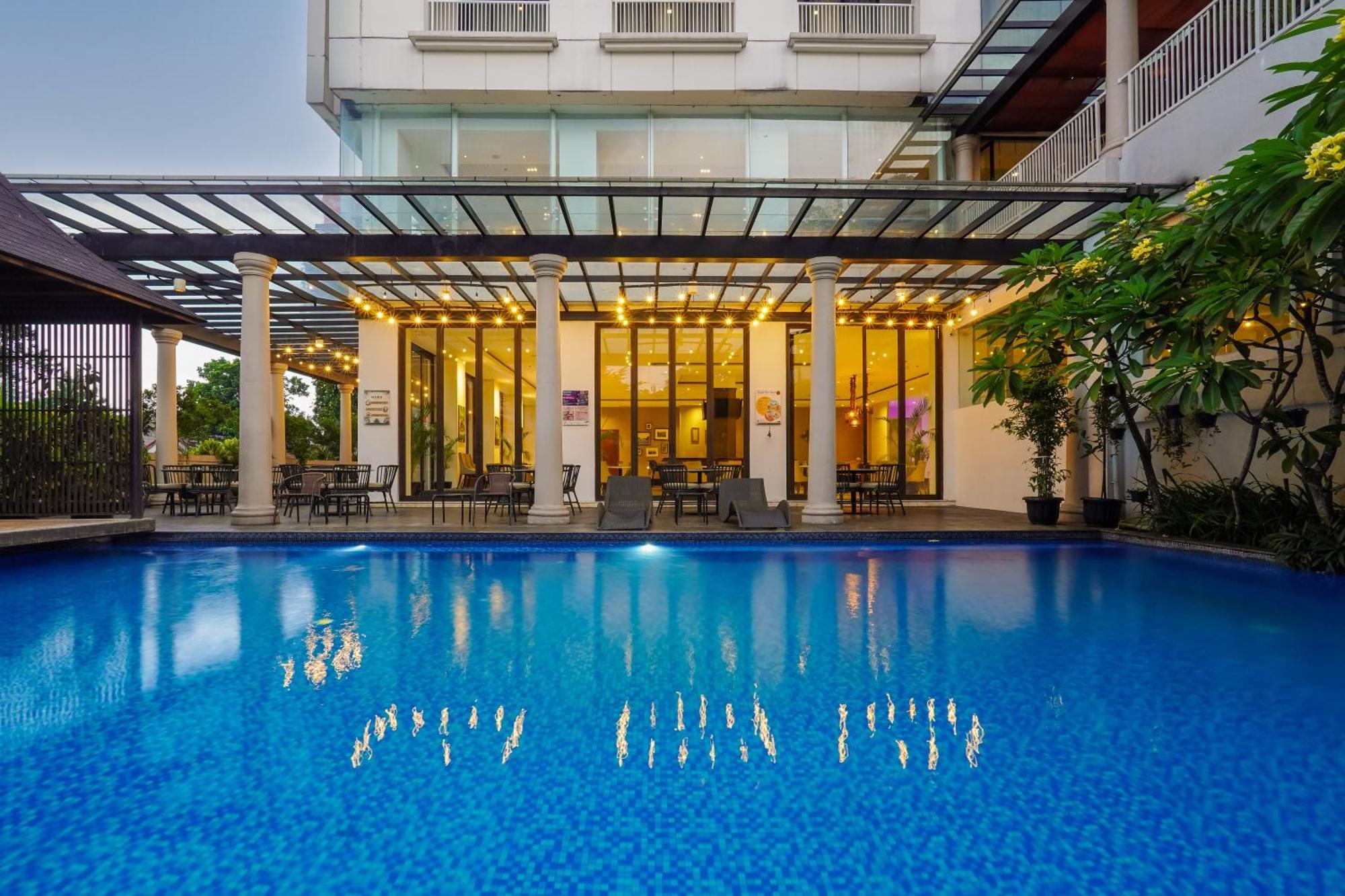 โรงแรมรอยัล ปัดจาจารัน โบกอร์ ภายนอก รูปภาพ
