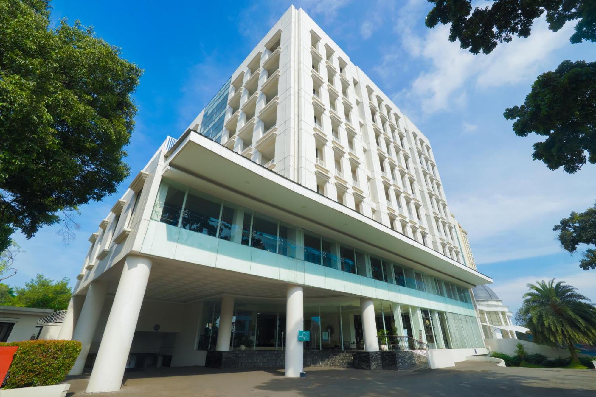 โรงแรมรอยัล ปัดจาจารัน โบกอร์ ภายนอก รูปภาพ