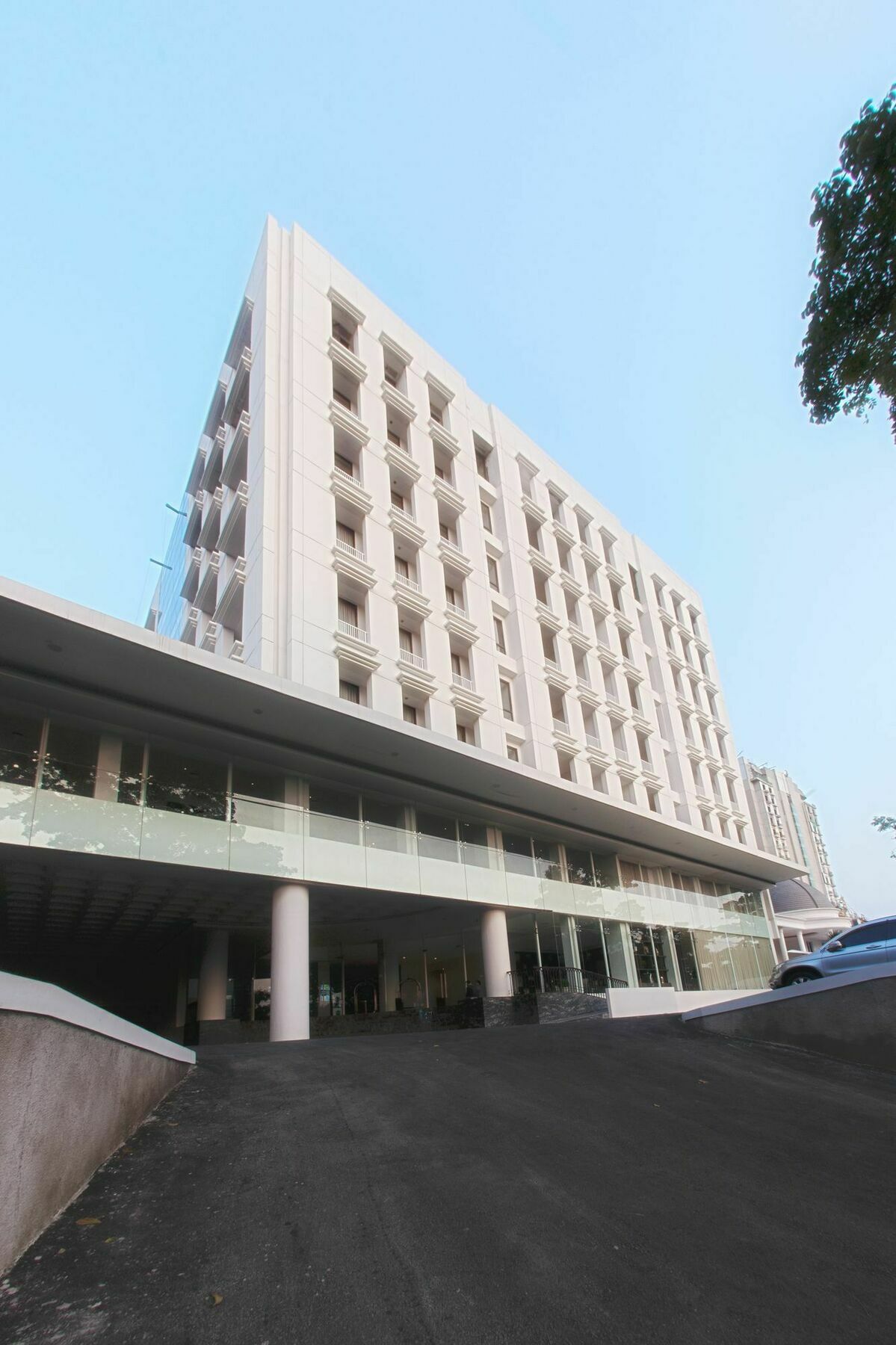 โรงแรมรอยัล ปัดจาจารัน โบกอร์ ภายนอก รูปภาพ